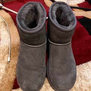 Short Ugg boots size 8 women’s